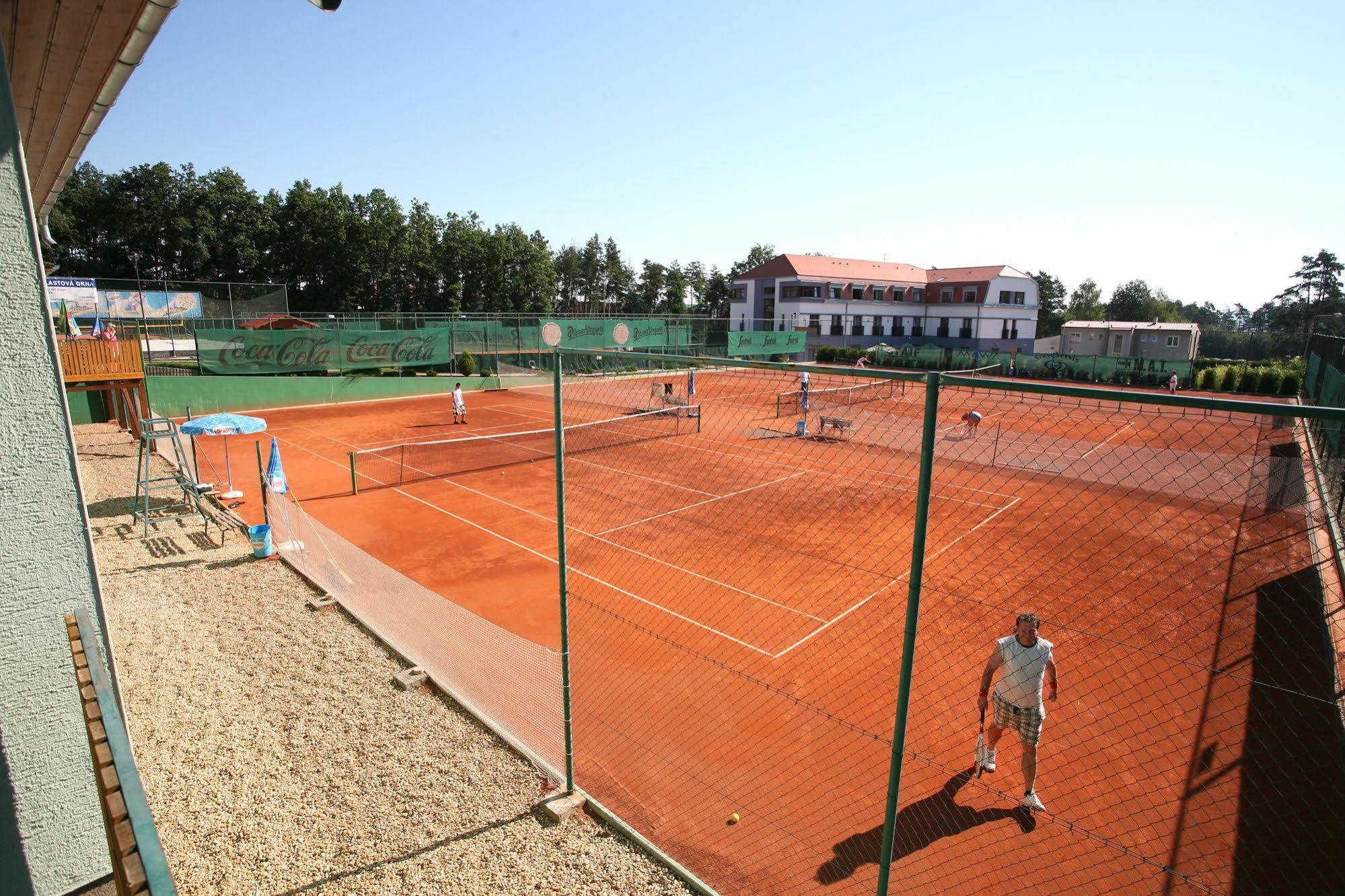 Hotel Sport Zruč Eksteriør bilde