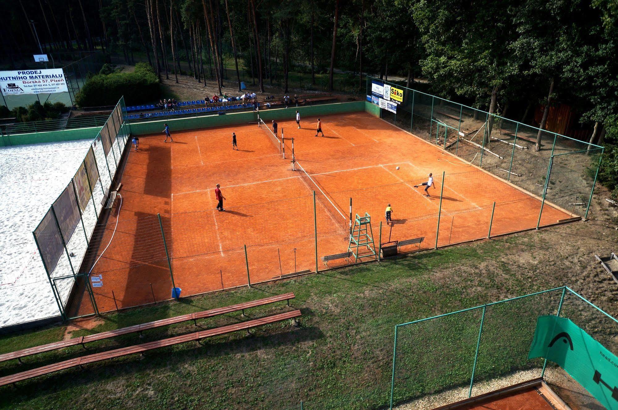 Hotel Sport Zruč Eksteriør bilde