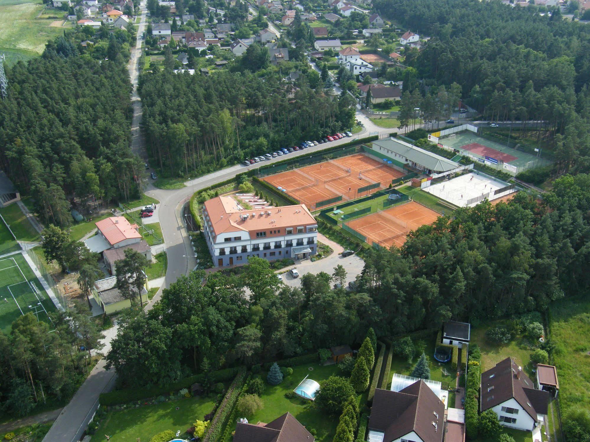 Hotel Sport Zruč Eksteriør bilde